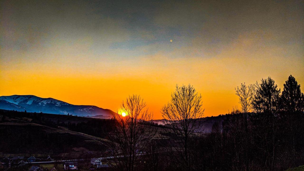 Hotel Gostynna Rodyna Izki Esterno foto