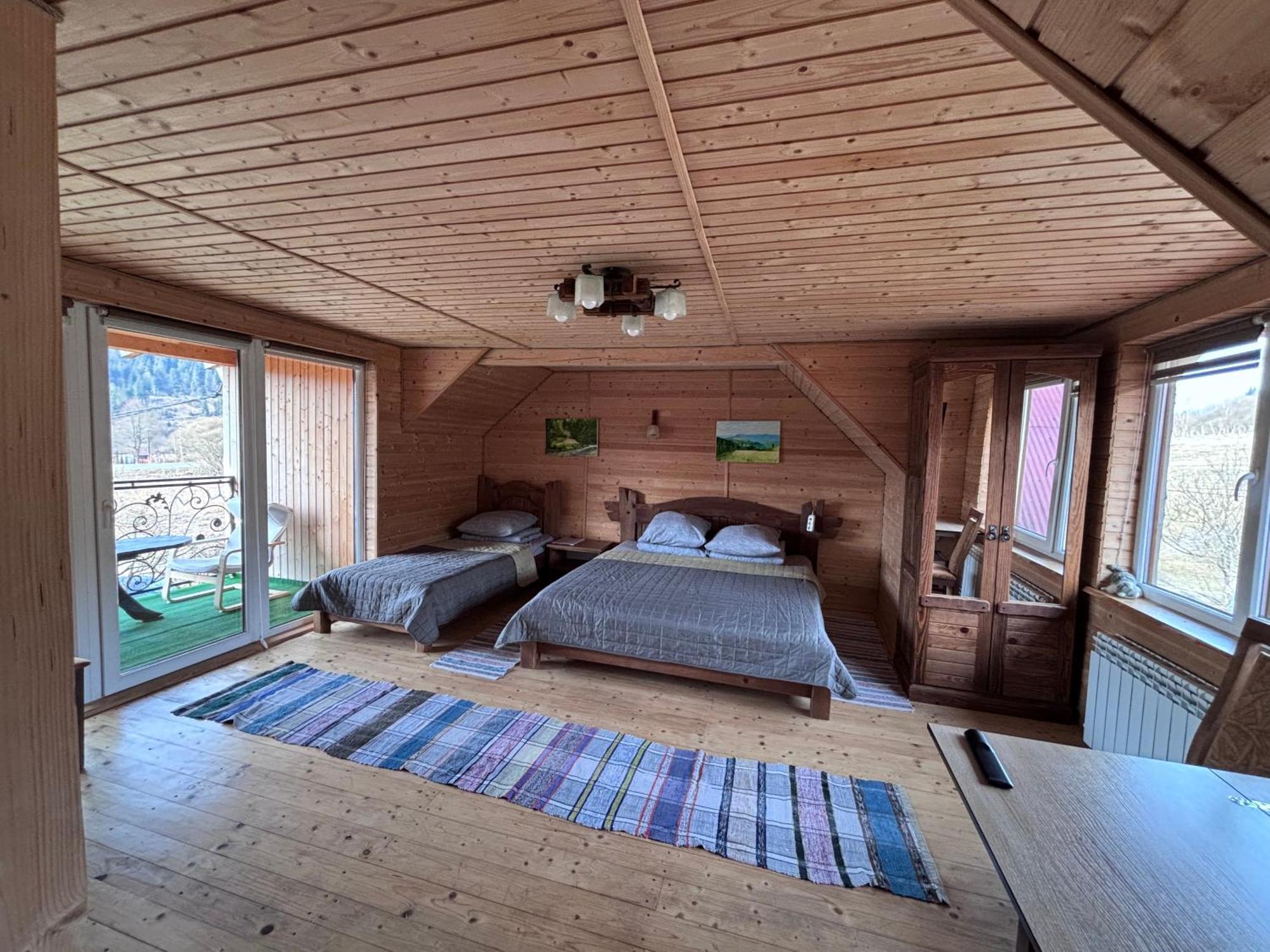 Hotel Gostynna Rodyna Izki Esterno foto