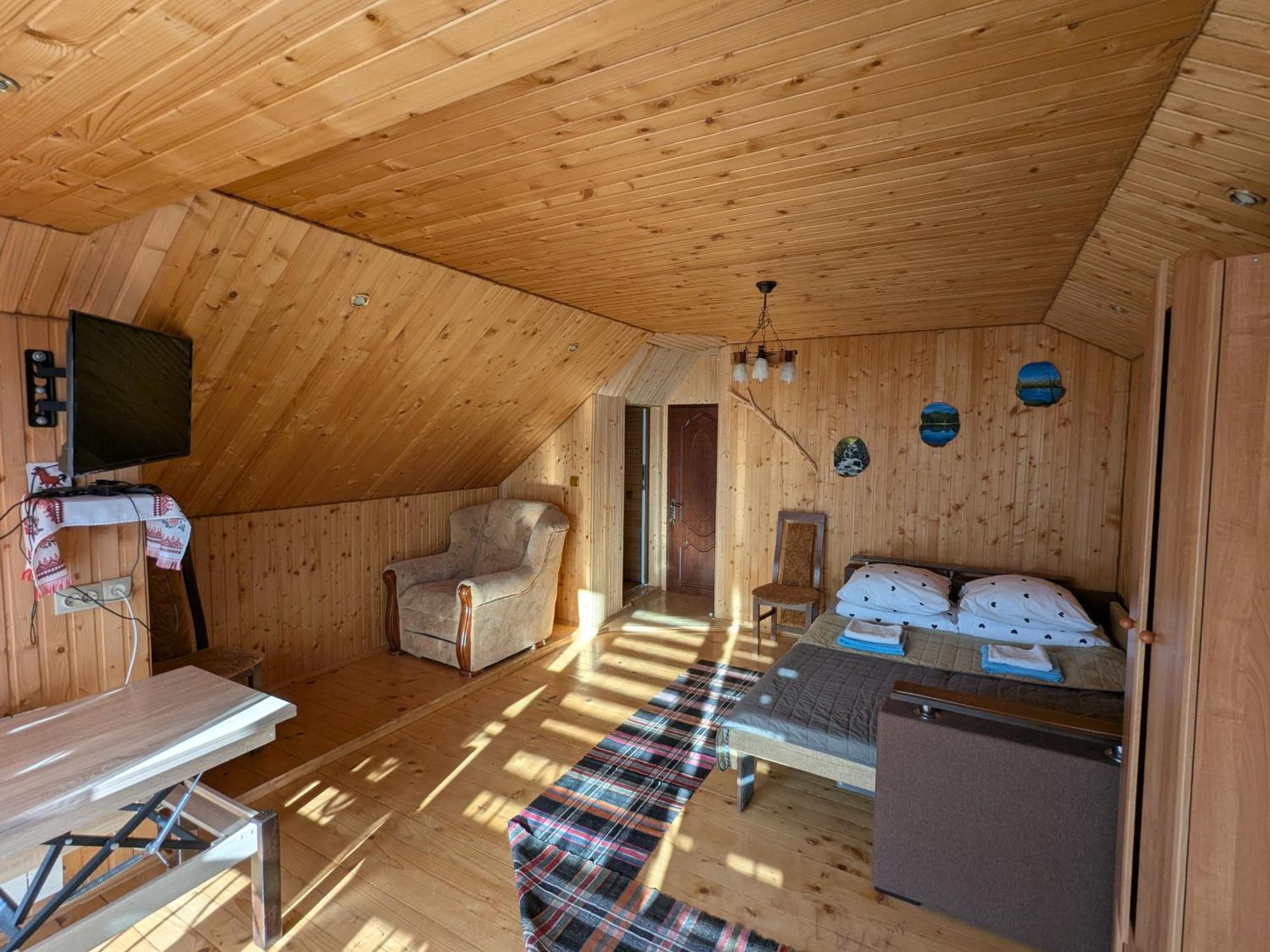 Hotel Gostynna Rodyna Izki Esterno foto