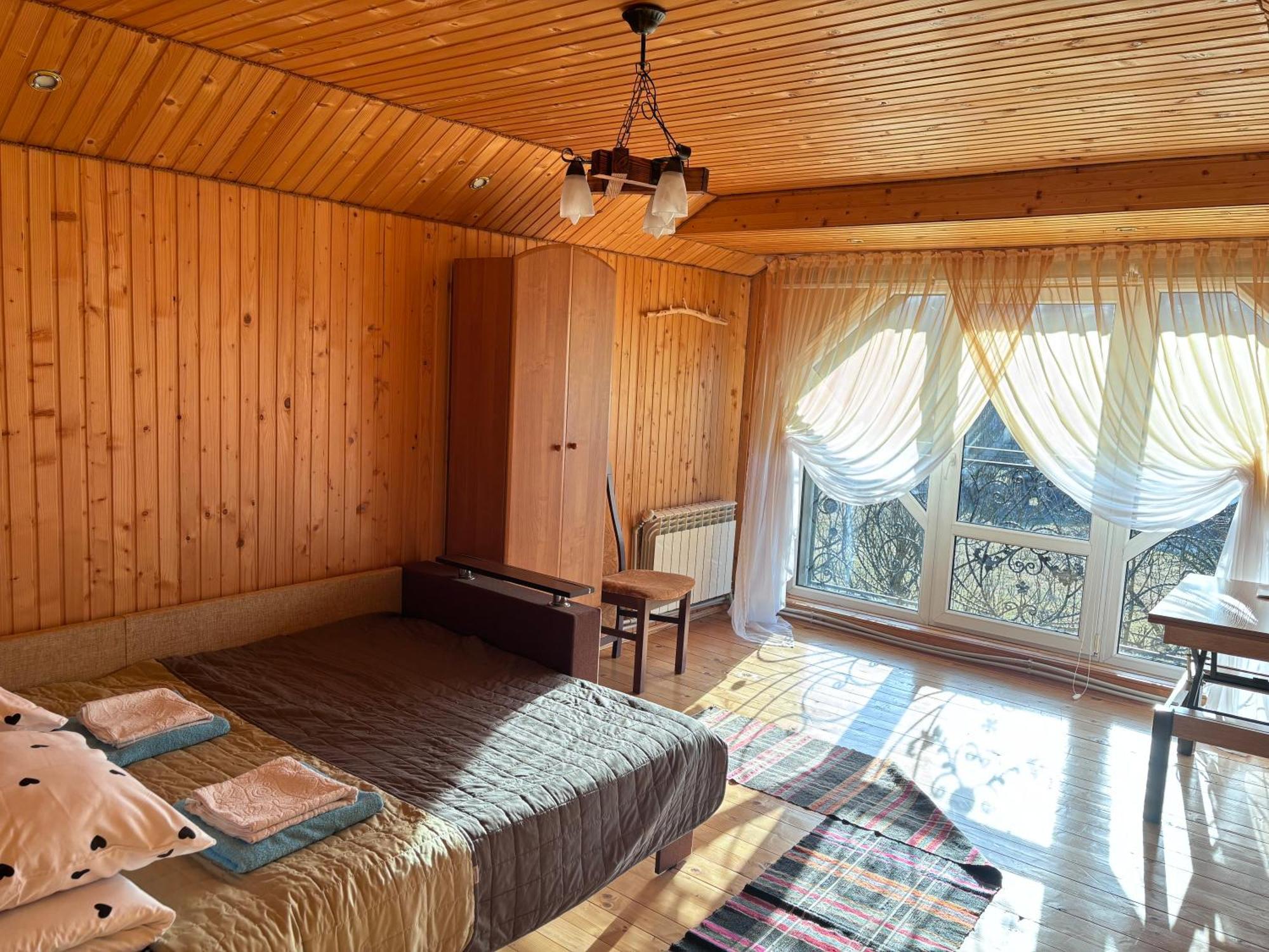 Hotel Gostynna Rodyna Izki Esterno foto
