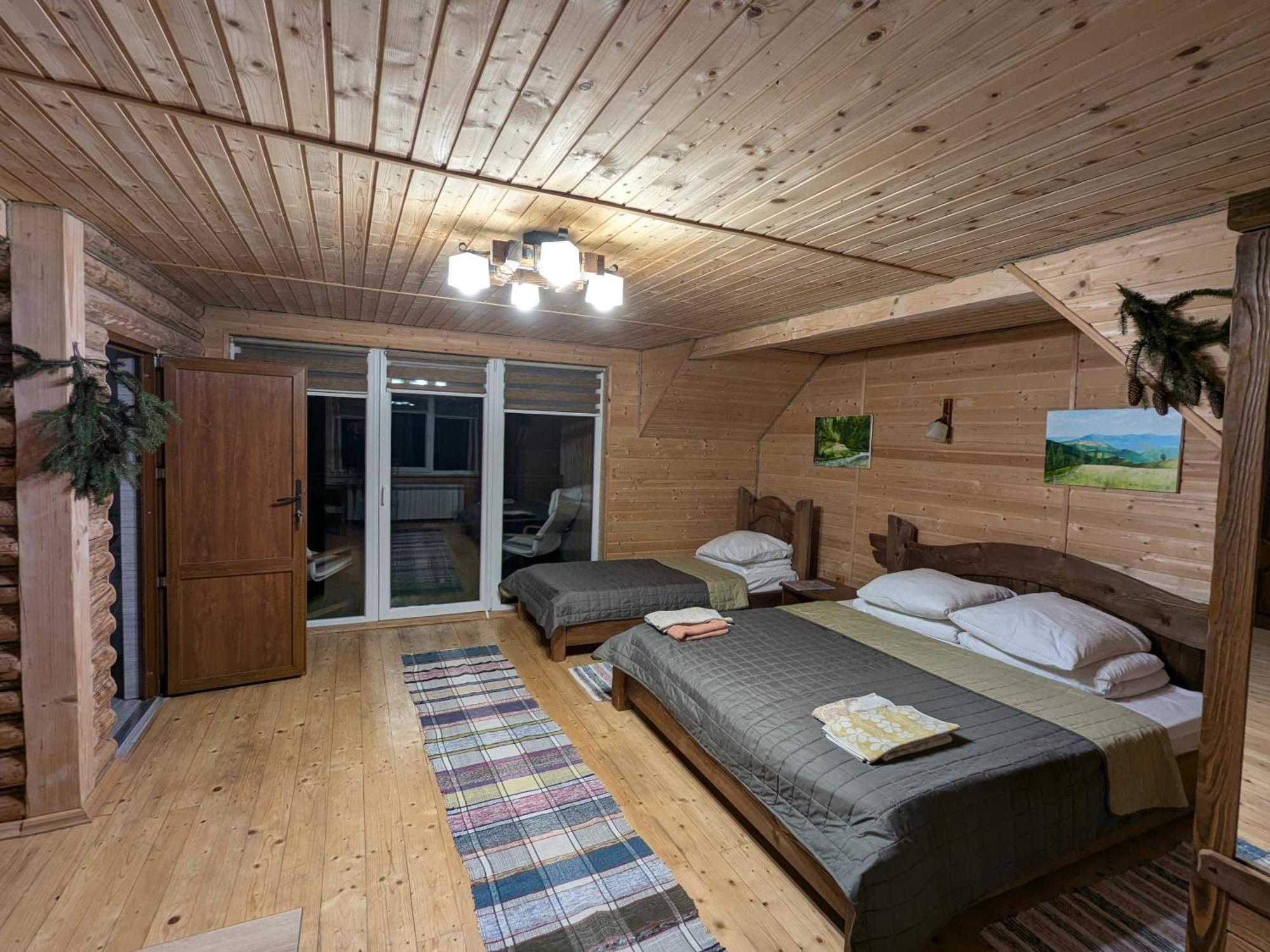 Hotel Gostynna Rodyna Izki Esterno foto
