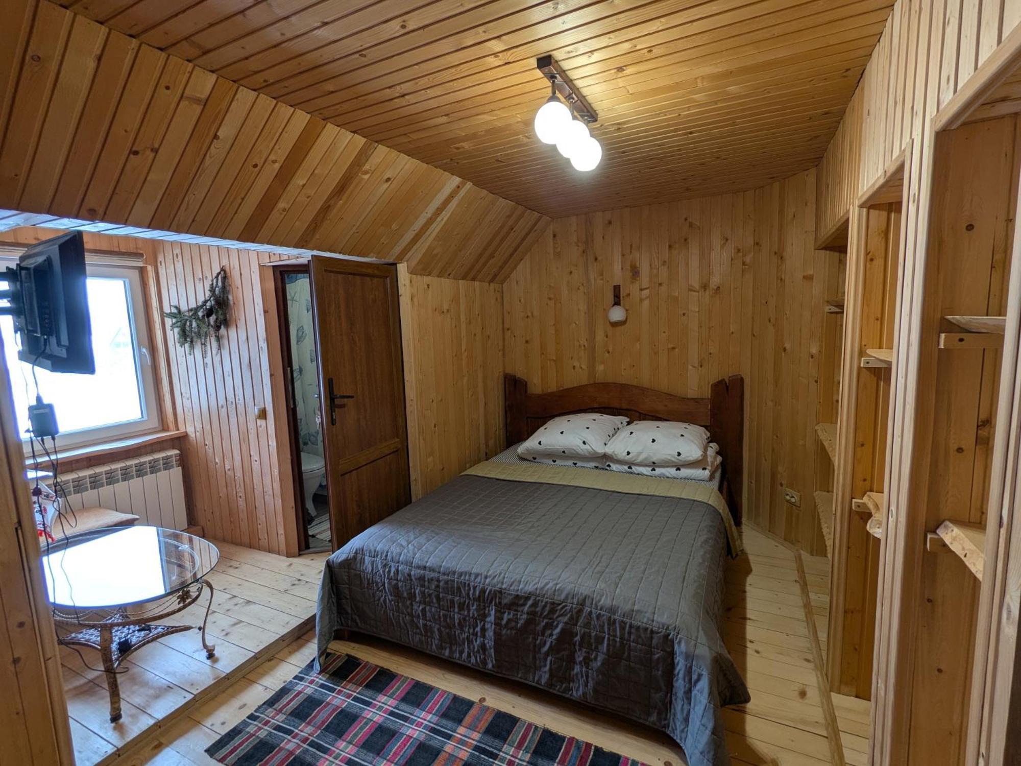 Hotel Gostynna Rodyna Izki Esterno foto