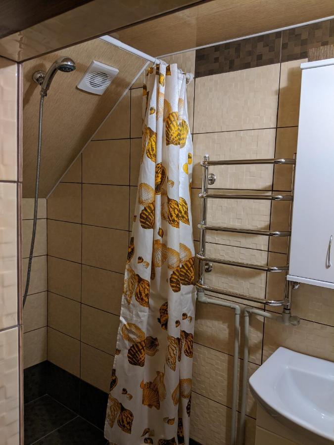 Hotel Gostynna Rodyna Izki Esterno foto